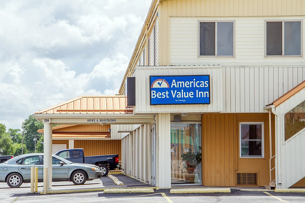 Americas-Best-Value-Inn-litchfield-il