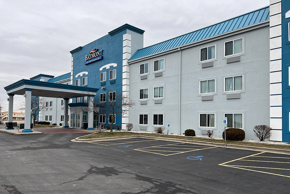 Baymont-by-Wyndham-Litchfield